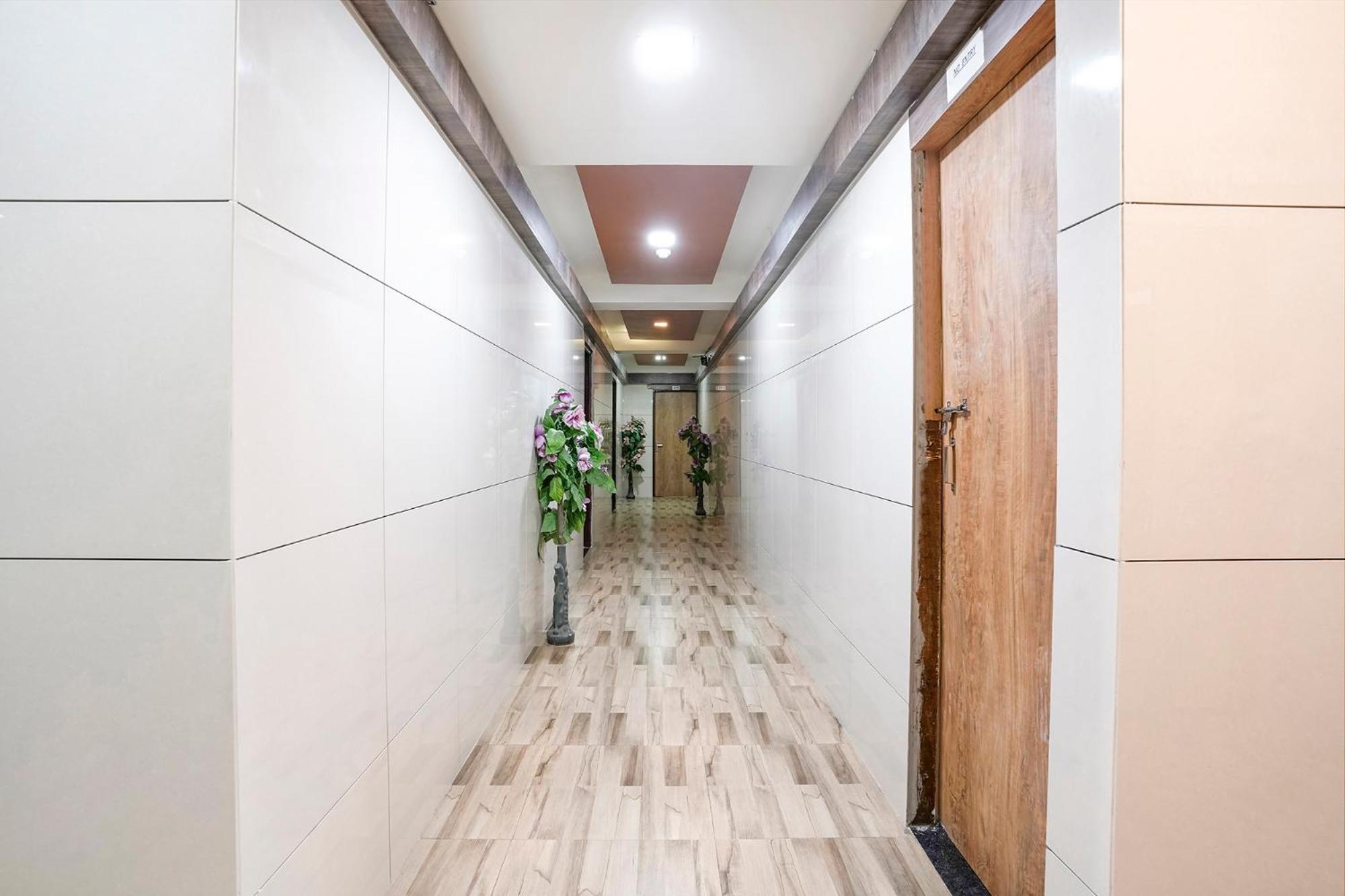 Fabhotel Galaxy I Ахмедабад Экстерьер фото